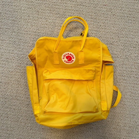 FJALLRAVEN KANKEN Warm Yellow Iconic Backpack - Picture 2 of 4